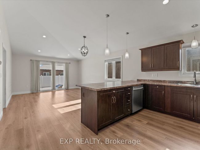 2540 Pillette Rd, House attached with 2 bedrooms, 2 bathrooms and 2 parking in Windsor ON | Image 6