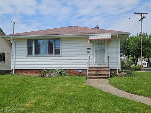 9333 S Highland Ave, Garfield Heights, OH, 44125-2331 | Card Image