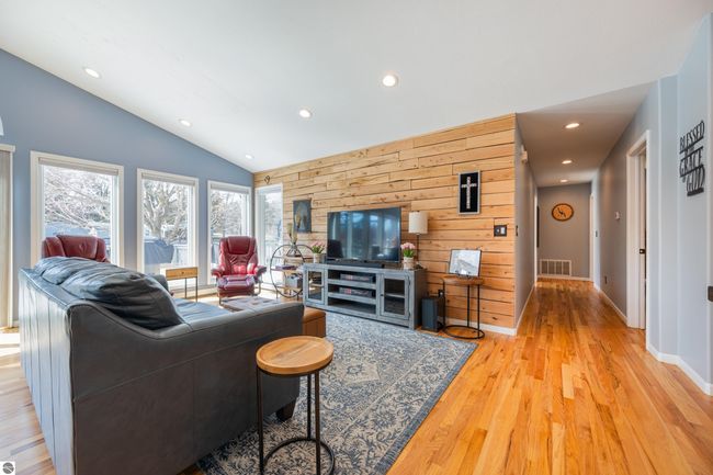 6001 N Silver Pines Dr, House other with 3 bedrooms, 2 bathrooms and null parking in Bellaire MI | Image 46