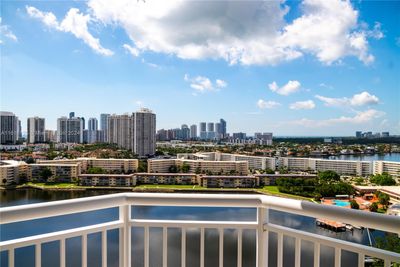 1905 - 18041 Biscayne Blvd, Condo with 3 bedrooms, 2 bathrooms and null parking in Aventura FL | Image 1