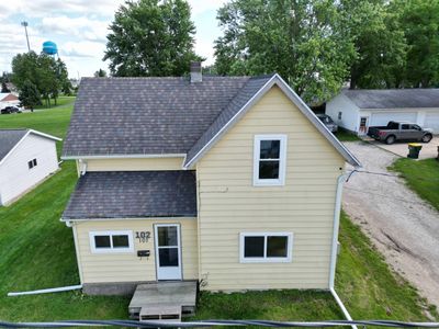 102 Sw 5th Avenue, House other with 2 bedrooms, 2 bathrooms and null parking in Waukon IA | Image 1