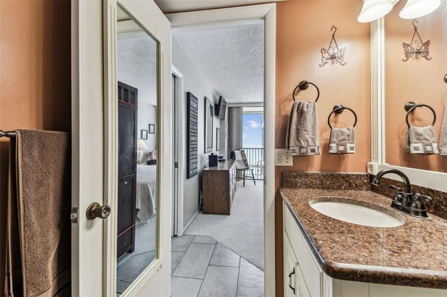 APT-504 - 15462 Gulf Blvd, Condo with 2 bedrooms, 2 bathrooms and null parking in MADEIRA BEACH FL | Image 41