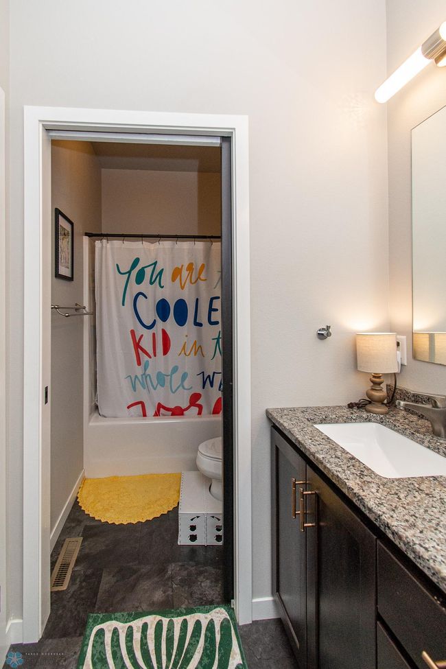 Bathroom 2 | Image 61