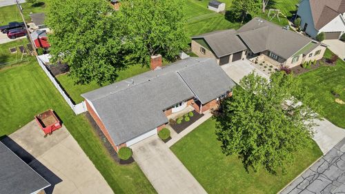 833 Glyncrest Dr, Wapakoneta, OH, 45895-1314 | Card Image