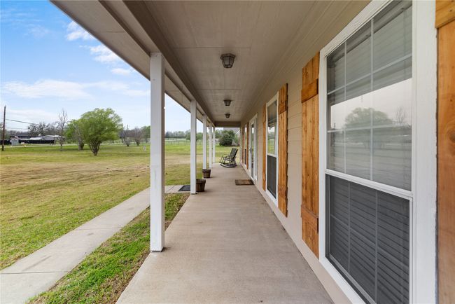 392 Old Highway 6, House other with 3 bedrooms, 2 bathrooms and null parking in Howe TX | Image 6