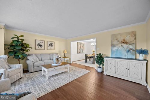 203 Markwood Dr, STERLING, VA, 20165-5816 | Card Image