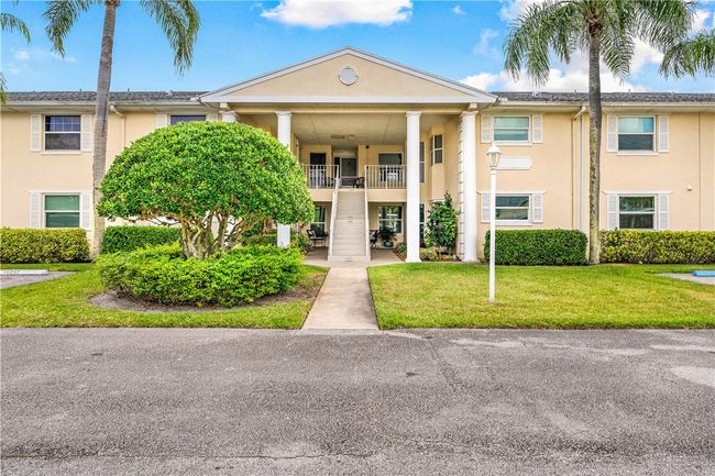 APT-204 - 540 Grove Isle Cir, House attached with 2 bedrooms, 2 bathrooms and null parking in Vero Beach FL | Image 22