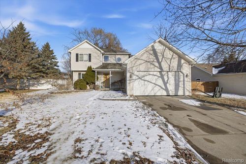 2803 Reflection Ave, Waterford, MI, 48328-2675 | Card Image
