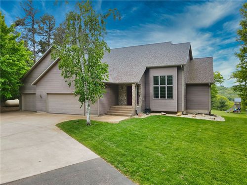 1698 945th St, Eau Claire, WI, 54701-1829 | Card Image