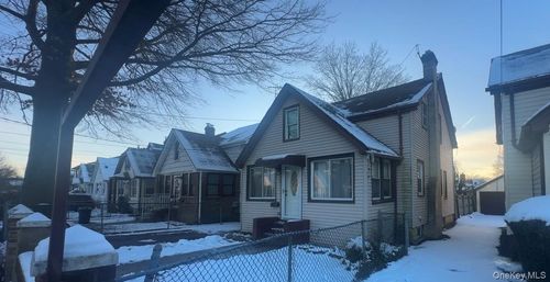 10414 214th St, Queens Village, NY, 11429-1543 | Card Image