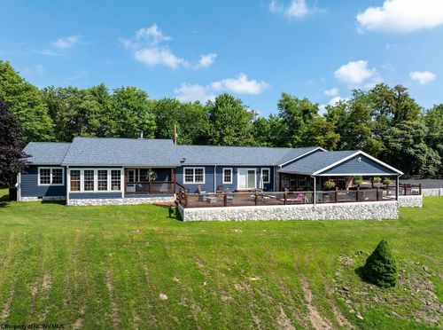 775 Breezyknoll Dr, Buckhannon, WV, 26201-8611 | Card Image
