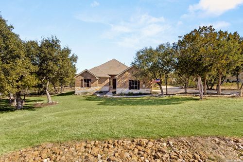 880 Haven Point Loop, New Braunfels, TX, 78132-4339 | Card Image