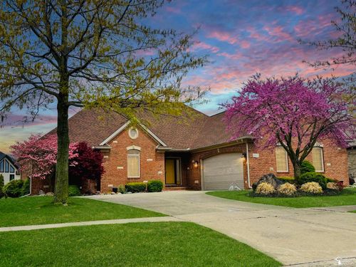 8417 Cobblestone Dr, Newport, MI, 48166-7812 | Card Image