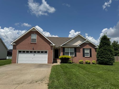 3905 Gaine Dr, Clarksville, TN, 37040-5586 | Card Image