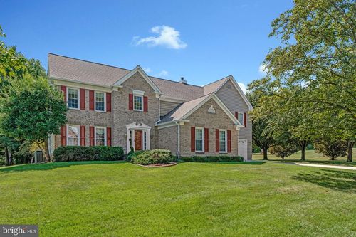 8300 Greentree Manor Ln, FAIRFAX STATION, VA, 22039-3214 | Card Image