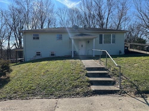 1620 Wheeling Ave, Zanesville, OH, 43701-4529 | Card Image