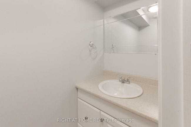1112 Booth Ave, House other with 4 bedrooms, 4 bathrooms and 2 parking in Innisfil ON | Image 27