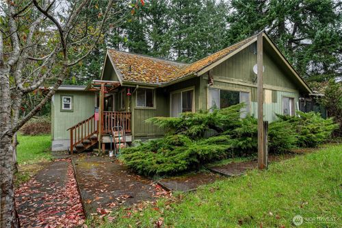 402 E Madrona Blvd Nw, Lakebay, WA, 98349-8203 | Card Image