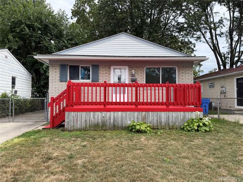 8702 Chalmers Ave, Warren, MI, 48089-2484 | Card Image
