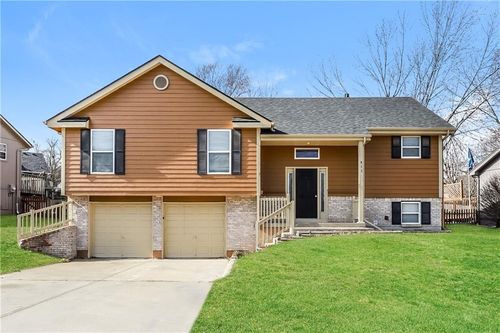 912 Foxtail Drive, Grain Valley, MO, 64029 | Card Image