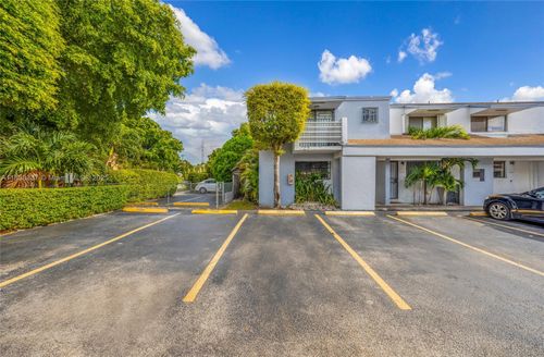 5511-5511 W 22nd Ct, Hialeah, FL, 33016 | Card Image