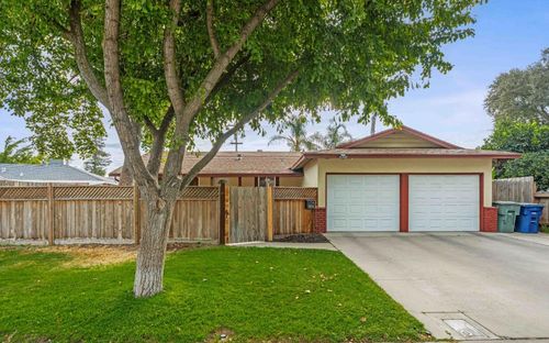 1016 Wolverine Way, Modesto, CA, 95355-4306 | Card Image