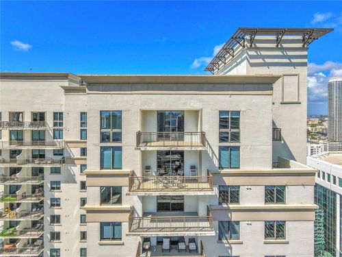 uph12-999 Sw 1st Ave, Miami, FL, 33130-3420 | Card Image