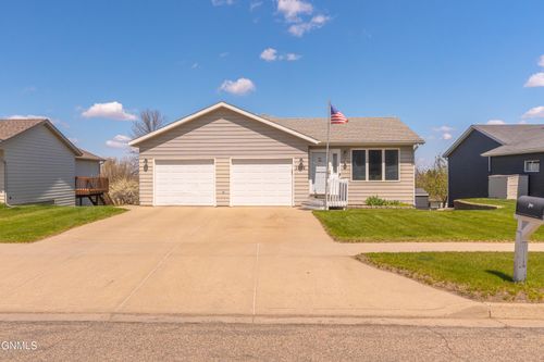 1008 21st Street Se, Mandan, ND, 58554 | Card Image