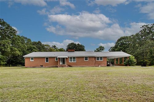 4142 Sadie Rd, Seagrove, NC, 27341-8443 | Card Image