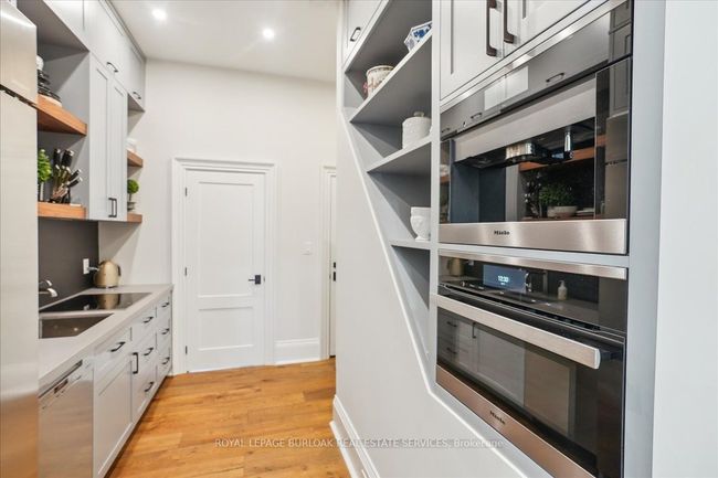 524 Locust St, Home with 0 bedrooms, 2 bathrooms and null parking in Burlington ON | Image 12