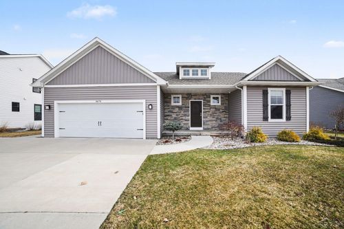 8674 Oakhill Dr, Freeland, MI, 48623-8961 | Card Image