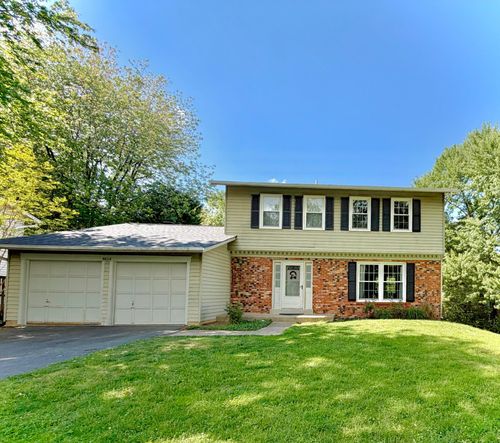 9826 Wolcott Dr, BURKE, VA, 22015-3841 | Card Image