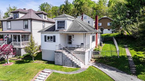 913 Fleming Ave, Fairmont, WV, 26554-2337 | Card Image