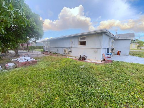 b-20500 Nw 28th Ave, Miami Gardens, FL, 33056-1407 | Card Image