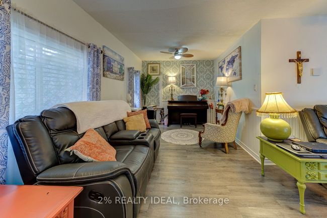141 River Rd E, House other with 2 bedrooms, 2 bathrooms and 7 parking in Wasaga Beach ON | Image 9