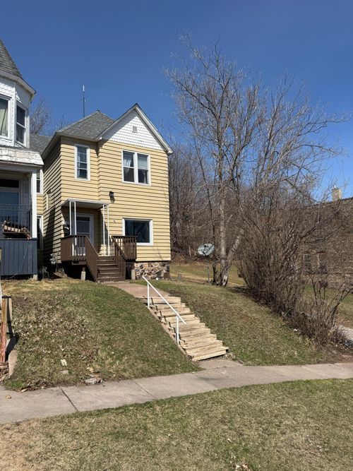 525 W 4th St, Duluth, MN, 55806-2407 | Card Image