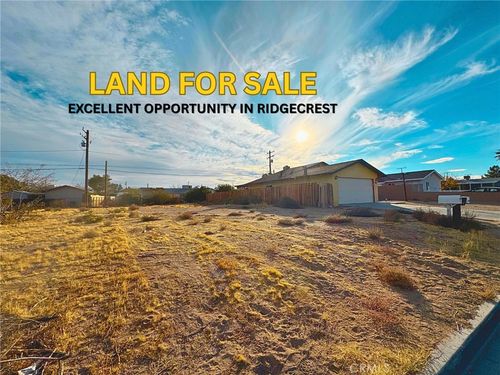 1233 W Langley Ave, Ridgecrest, CA, 93555-4733 | Card Image