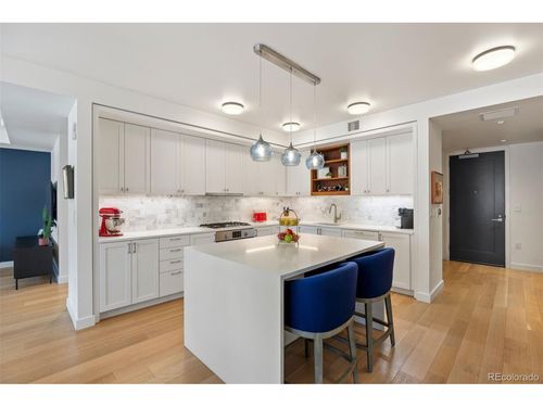 1009-1750 Wewatta St, Denver, CO, 80202-6672 | Card Image