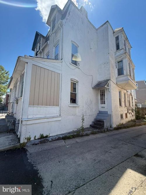 528 W Tilghman St, Allentown, PA, 18102-2441 | Card Image