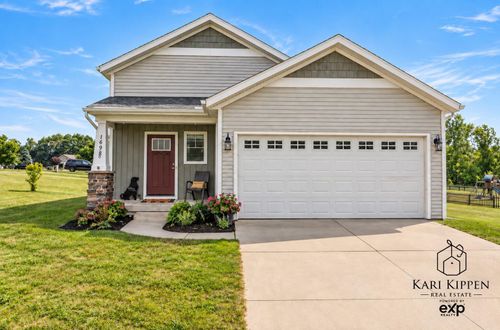 1698 Trent Ridge Ct, Cedar Springs, MI, 49319-8042 | Card Image