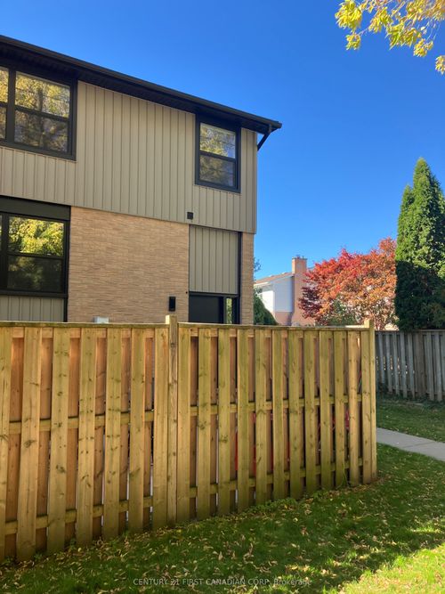 36-105 Andover Dr, London, ON, N6J4B1 | Card Image