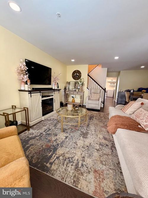 10966 W Point Pl, WHITE PLAINS, MD, 20695-3252 | Card Image