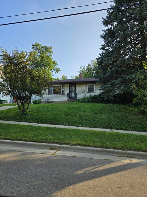 105 Koster St, Madison, WI, 53713-1401 | Card Image