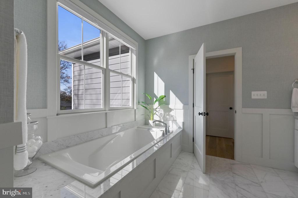 Residential in ANNAPOLIS 4