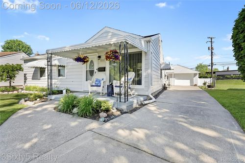 3223 S Stella Ct, Trenton, MI, 48183-2319 | Card Image