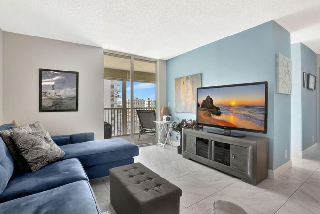 APT-802 - 1505 N Riverside Dr, Condo with 2 bedrooms, 2 bathrooms and null parking in Pompano Beach FL | Image 5