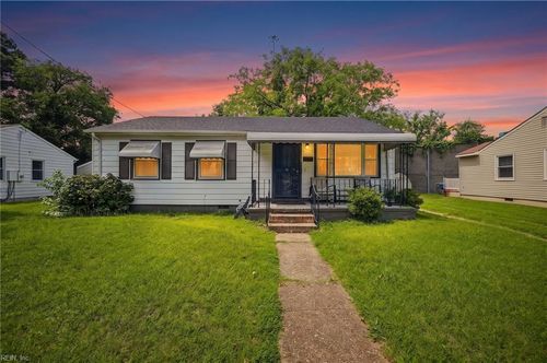 833 Tifton St, Norfolk, VA, 23513-2928 | Card Image