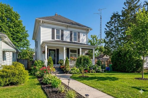422 Greenfield St, Petrolia, ON, N0N1R0 | Card Image