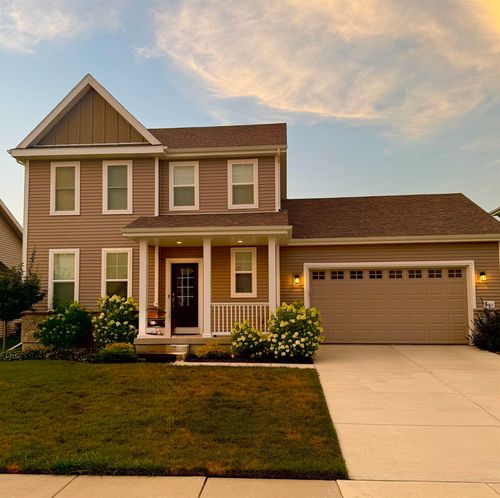 8015 Laufenberg Blvd, CROSS PLAINS, WI, 53528-9035 | Card Image