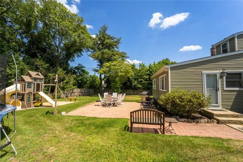 110 Roxbury Dr, Commack, NY, 11725-1336 | Card Image